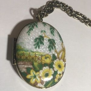 Stunning Vintage Locket